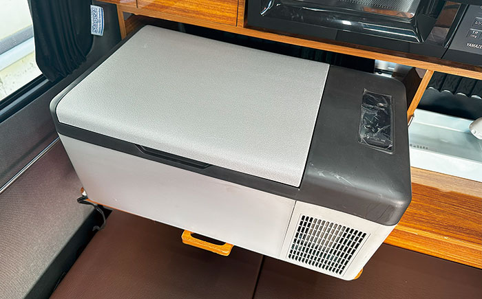 コンパクトキャンピングカー冷凍冷蔵庫