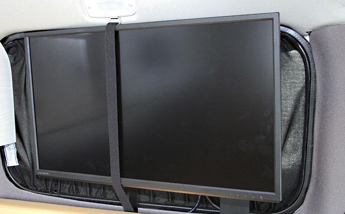 コンパクトカー 24インチモニター