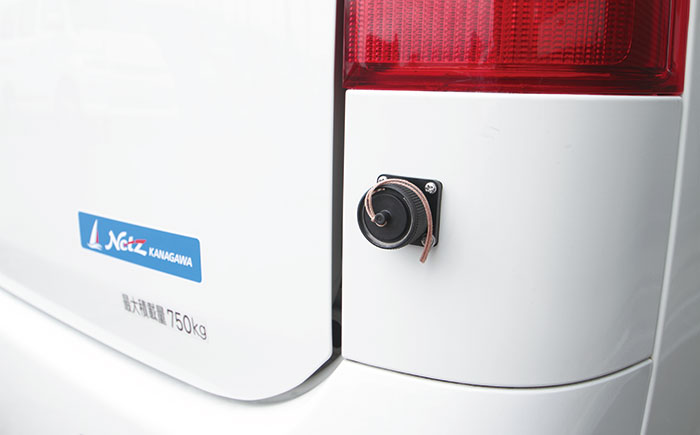 コンパクトキャンピングカー 外部電源端子